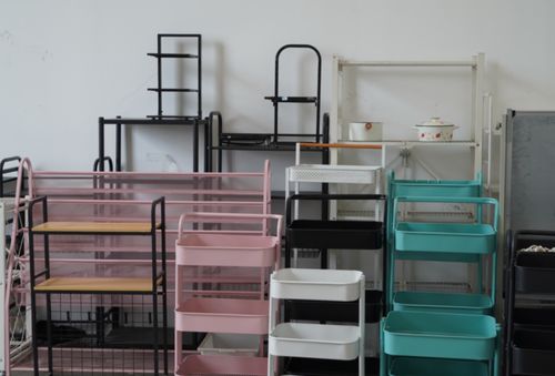 大學生休學創(chuàng)業(yè) 小商品做成大生意